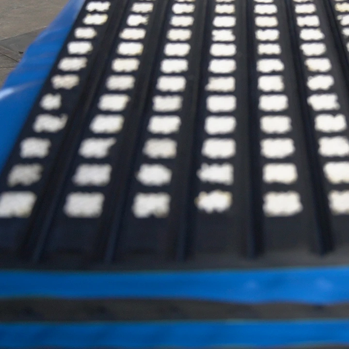 With Cn Bonding Layer  Ceramic Pulley Lagging