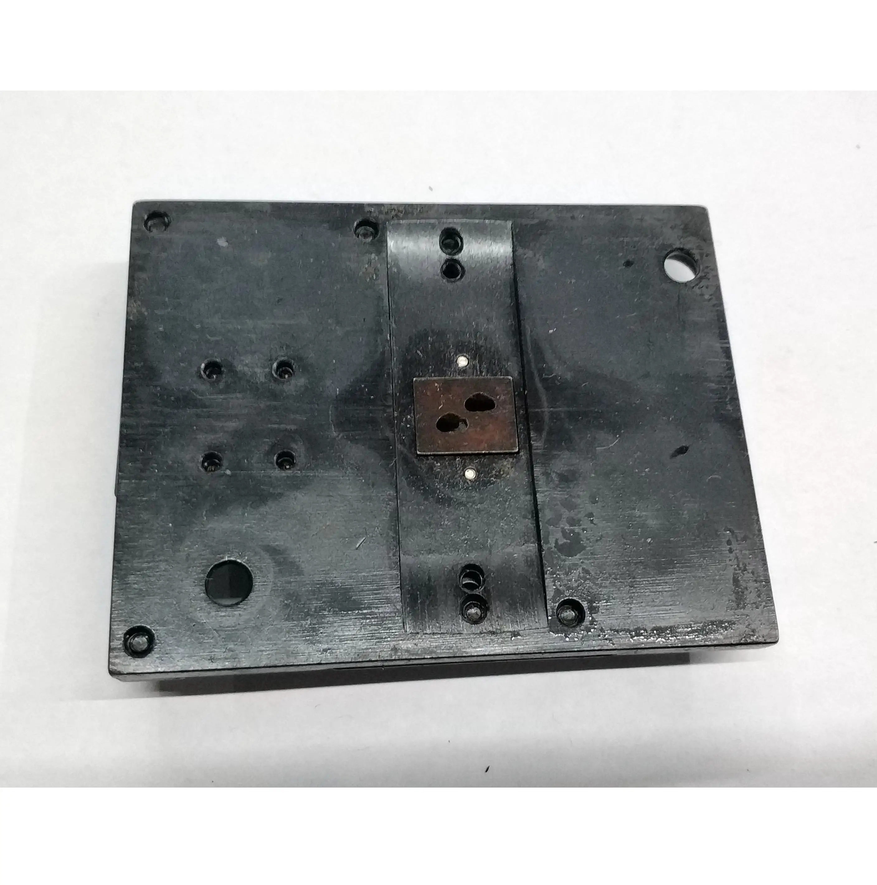 High quality needle plate big for zipper sewing machine spare parts