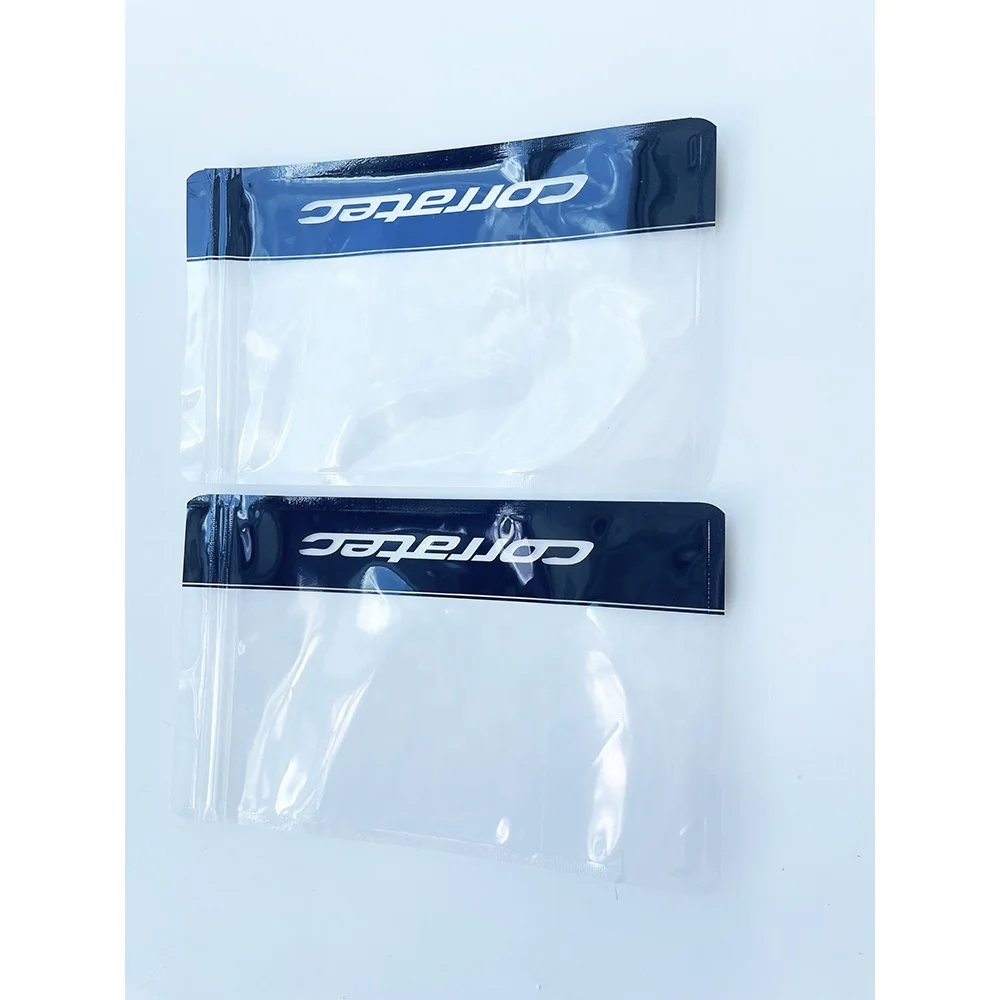 Пластиковый прозрачный пакет с печатными пакетами на молнии и влагостойкой сумкой