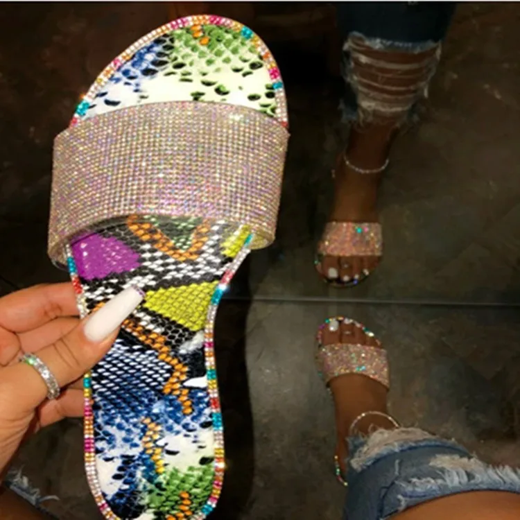  Wholesale custom ladies girls female summer outdoor beach home luxury designer flat sliders slippers and sandals for