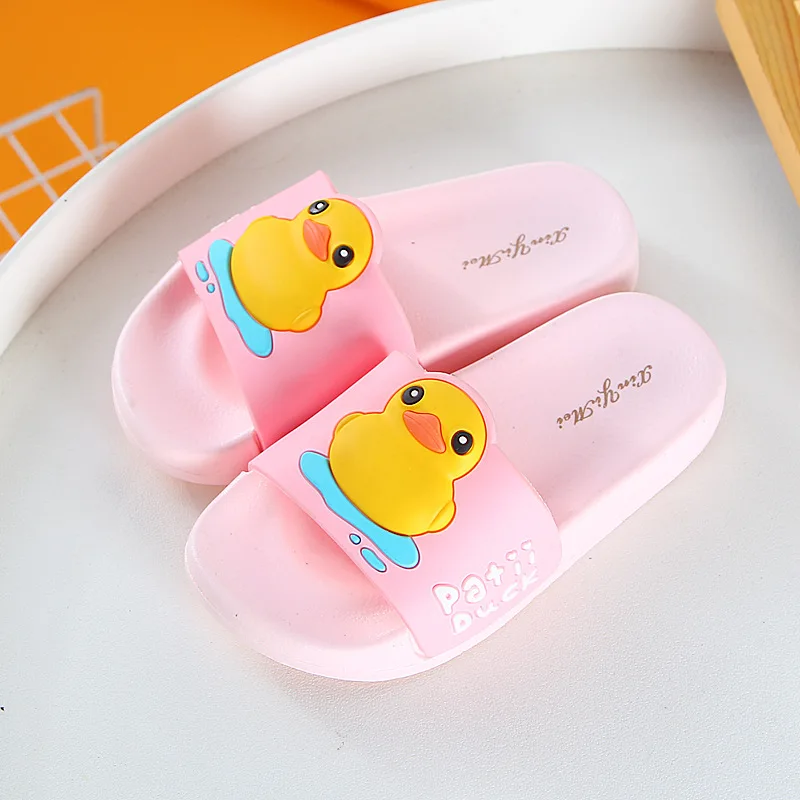 
2019 Summer Latest Design PVC Fashion Children Bath Slippers Cartoon Yellow duck kids slippers 