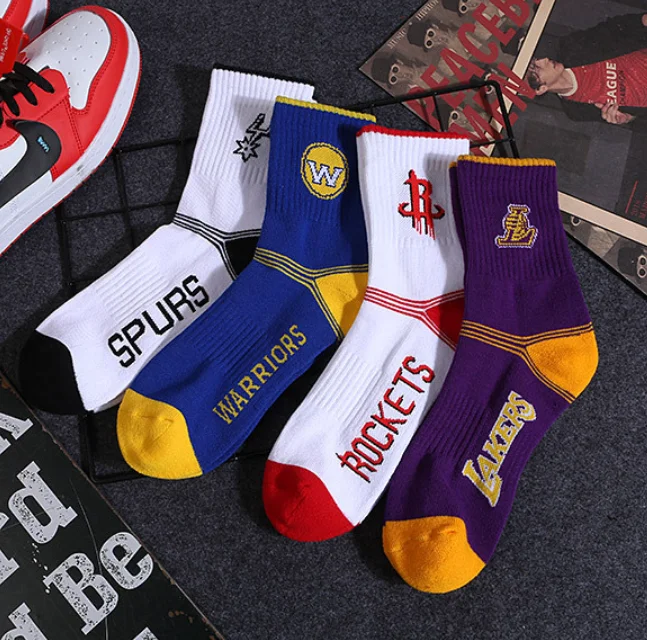 Hot Sales Cotton Sport Socks Basketball Team Fashion Colorful Socks Crew Men Customize Logo Sport Socks