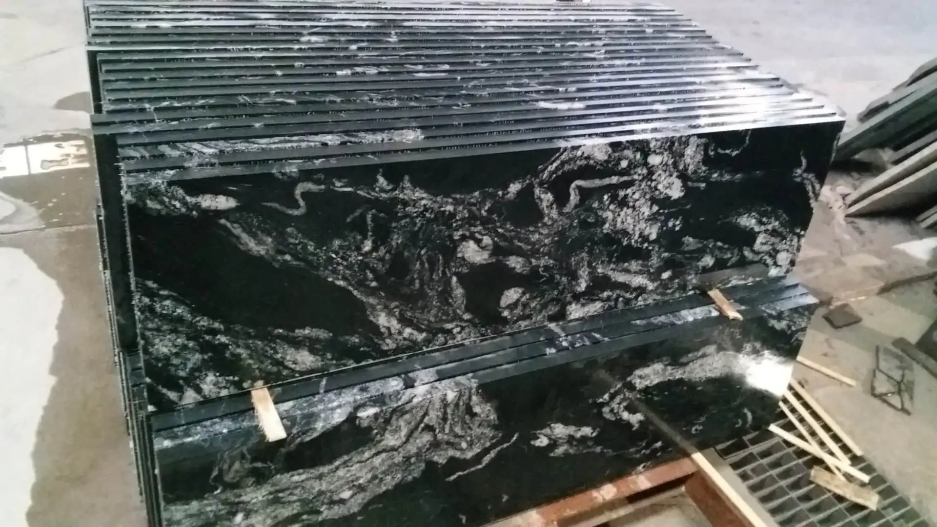 Polished Fantasy Nero Granite Black Granite with White Veins Stone Stairs Steps