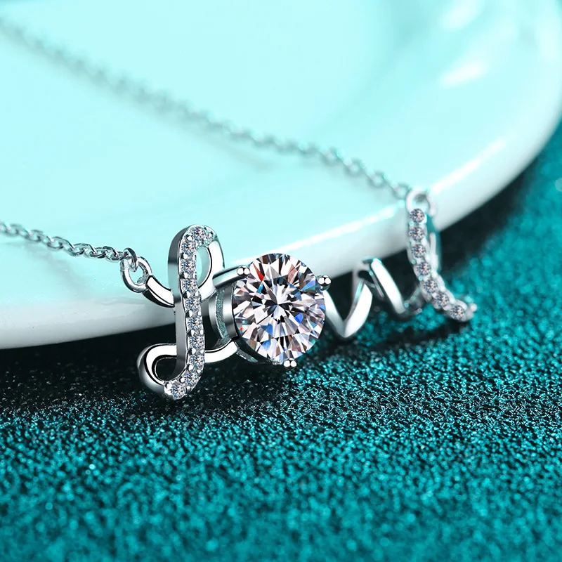 Fashion fine jewelry 925 sterling silver necklaces  1 Carat  love  Letter Pendant moissanite necklace for women