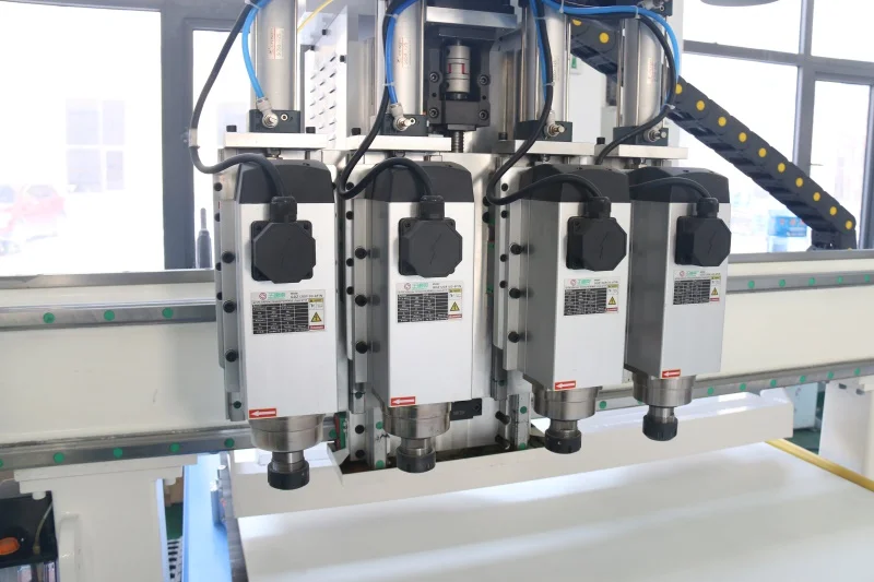 Прямая Продажа с фабрики деревообрабатывающий станок ЧПУ 4 оси х8 футов Atc CNC для резки МДФ деревянная мебель