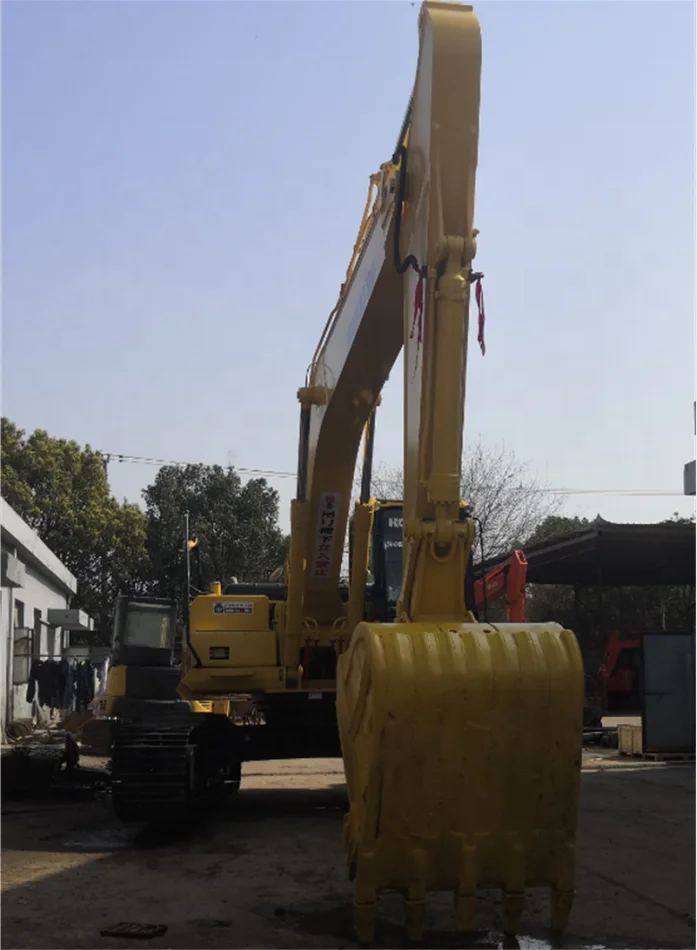 Japan used PC240 Komatsu 24 tons crawler excavator Komatsu pc 200 220 240 300 excavator for sale earthMoving
