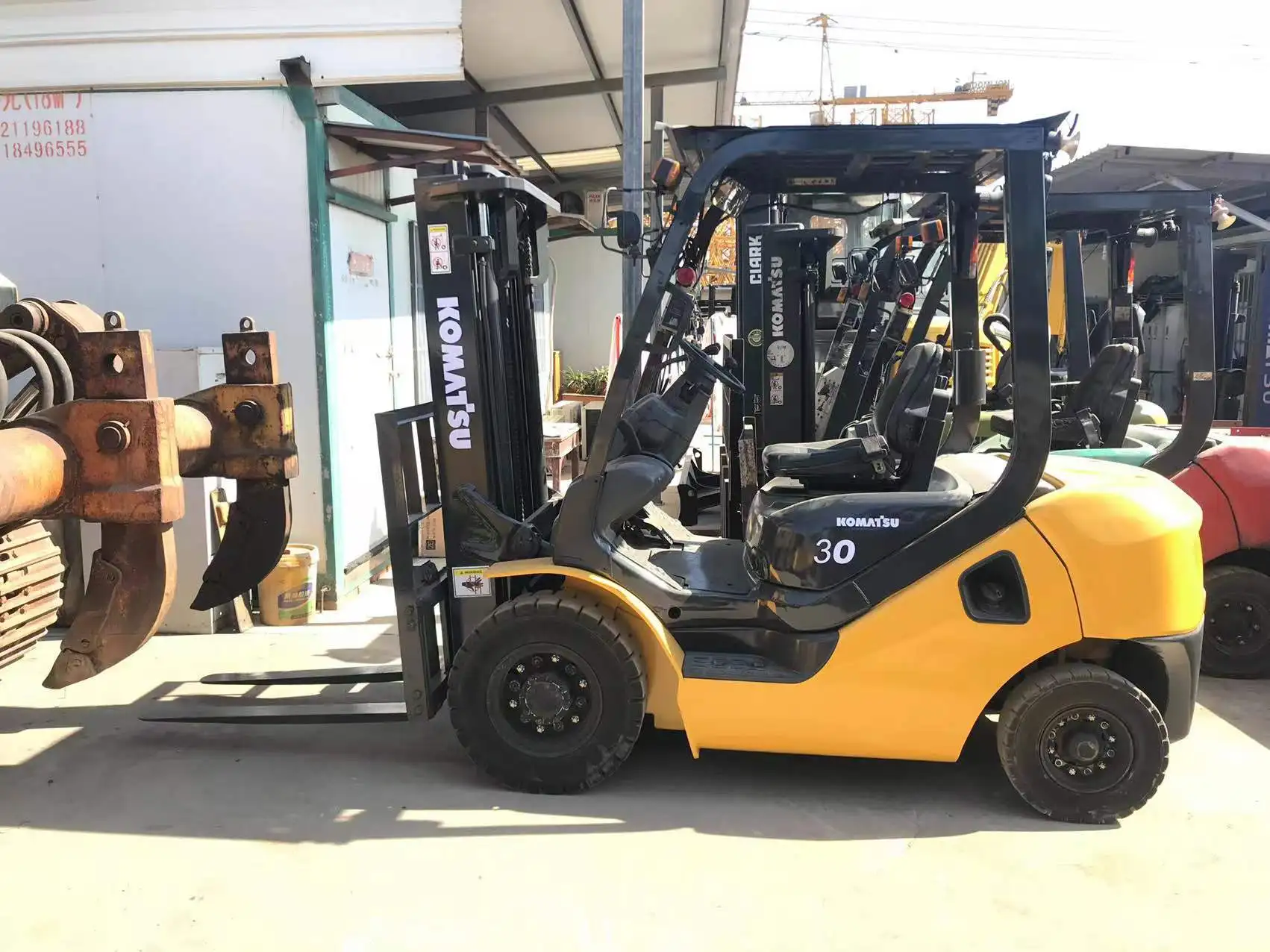 Вторичный 3-тонный вилочный погрузчик Komatsu дизельный в наличии на складе
