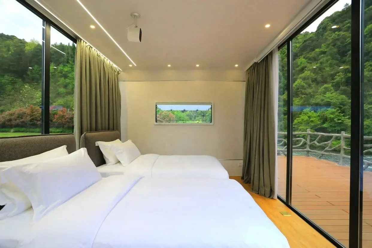 Mobile Cabin Prefab Tiny Smart Home with furniture fully designed interior for living and working tiny house cabin