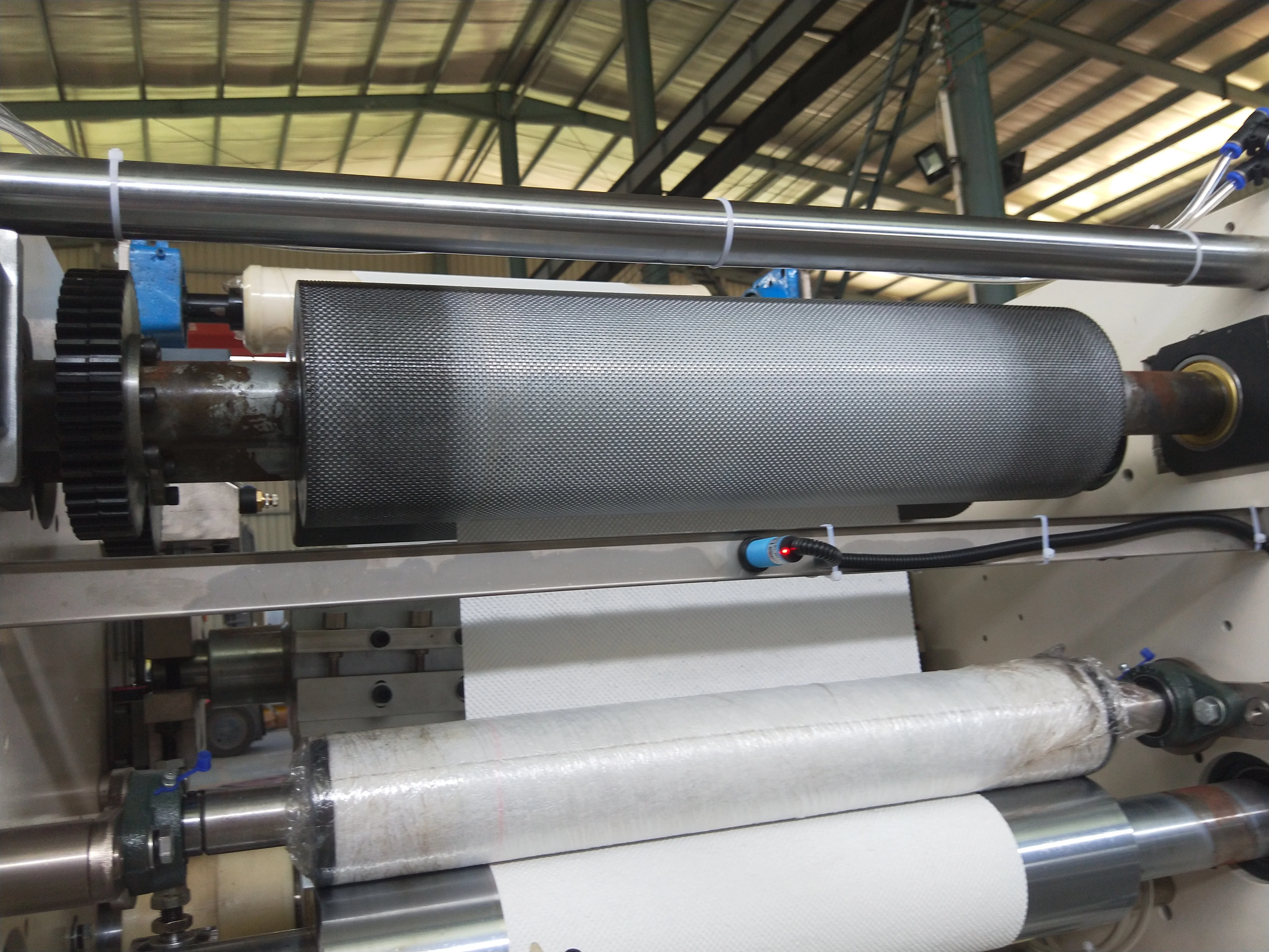
Low cost 2 lines glue lamination hand paper folding machine 