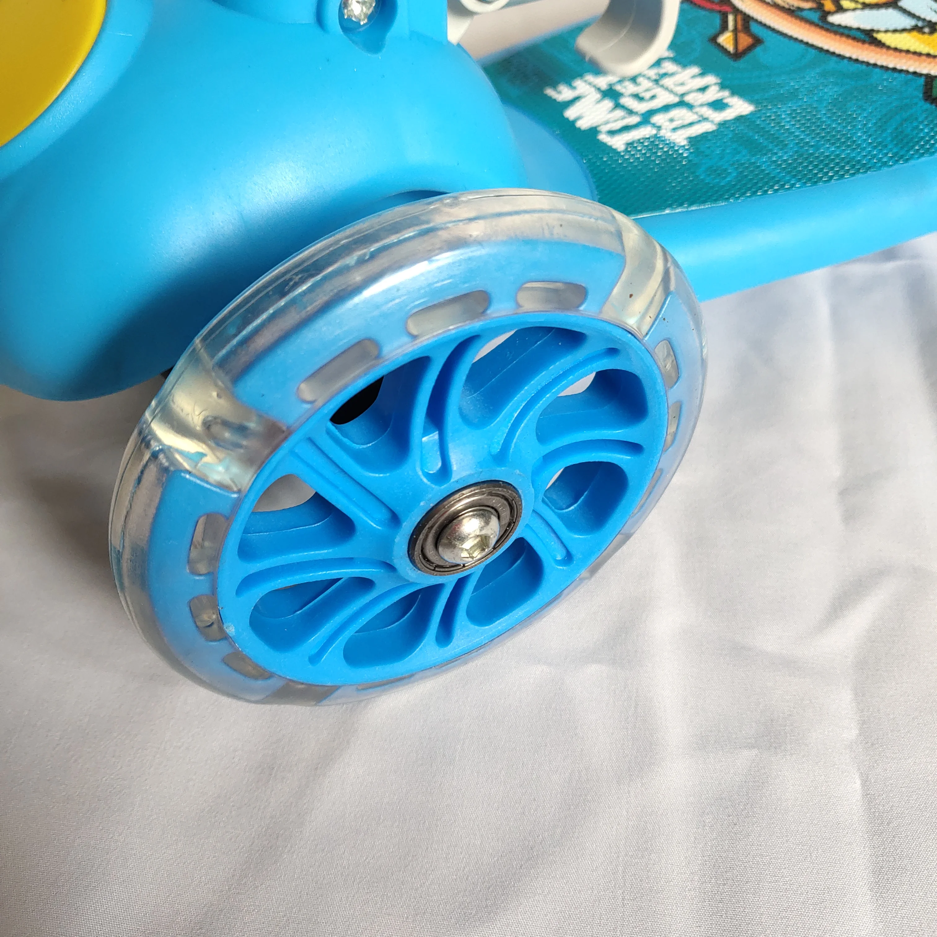 Детский скутер Flash wheel, изготовленный в Китае, может быть изготовлен на заказ для дешевого детского скутера