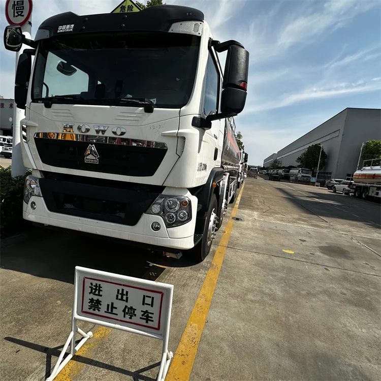 Fuel Tank Truck Efficient Delivery of Liquid Fuels Durable and Versatile Tanker Trucks
