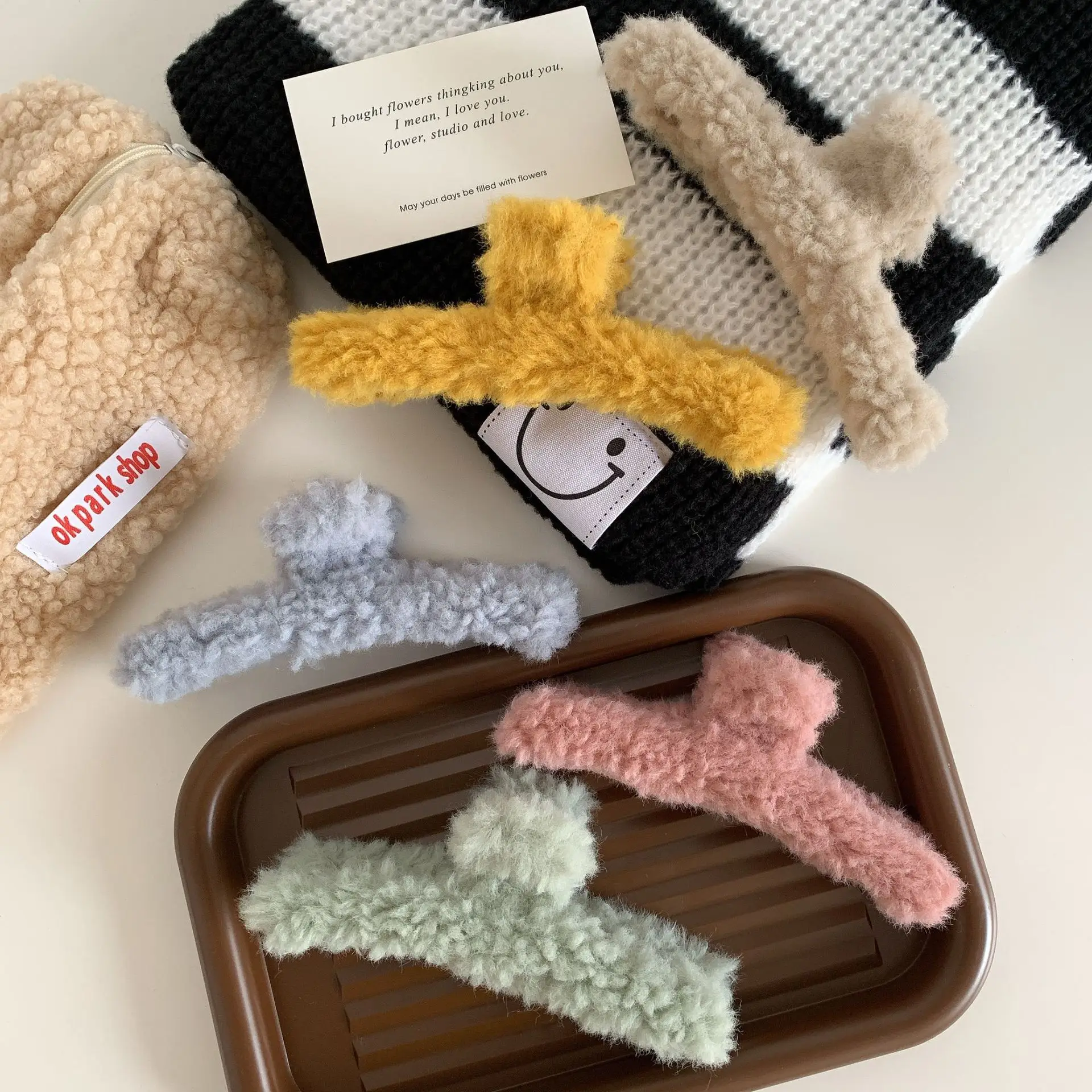 GIRLIZE Korean Women Winter Lambs Wool Faux Fur Fluffy Fuzzy Plush Large Plastic Hair Claw Clip Duckbil Clip For Thick Hair 13cm