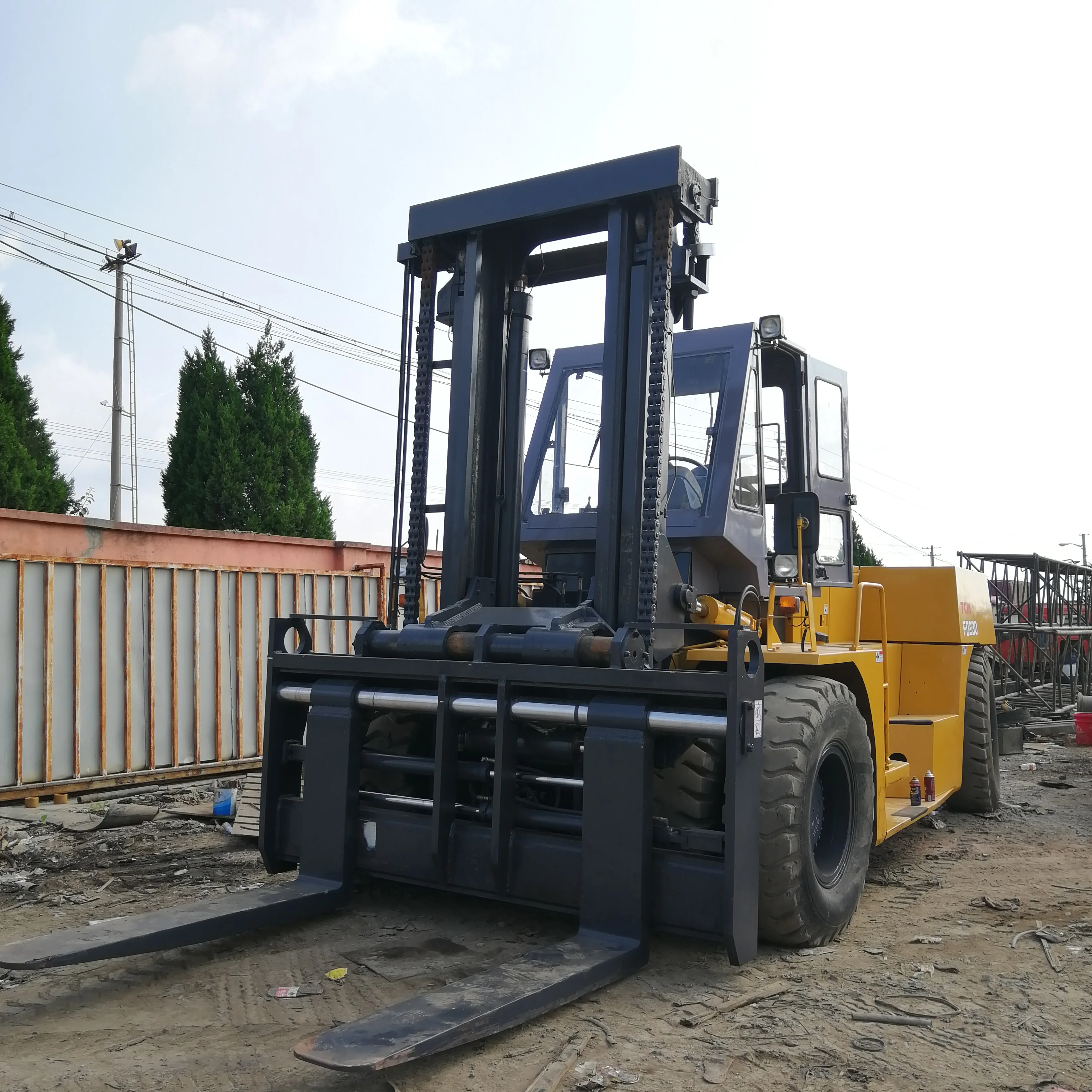 Экспорт в хорошем состоянии, Подержанный вилочный погрузчик TCM FD230 с высоким качеством и низкой ценой