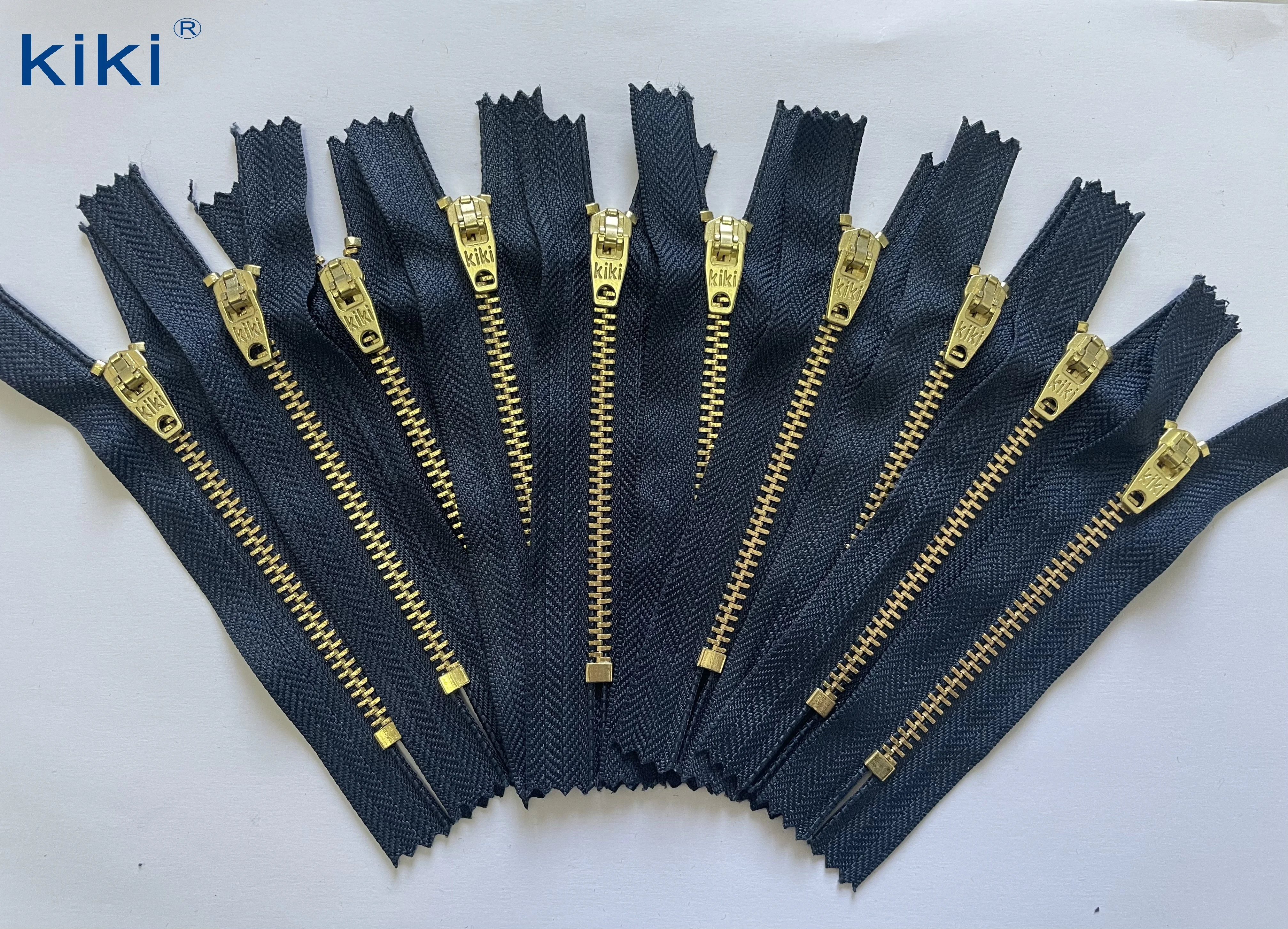 KYY High Quality Factory Price 4.5Yg  4Yg Antique Brass Silver Metal Zipper for Jeans Garment Accessories