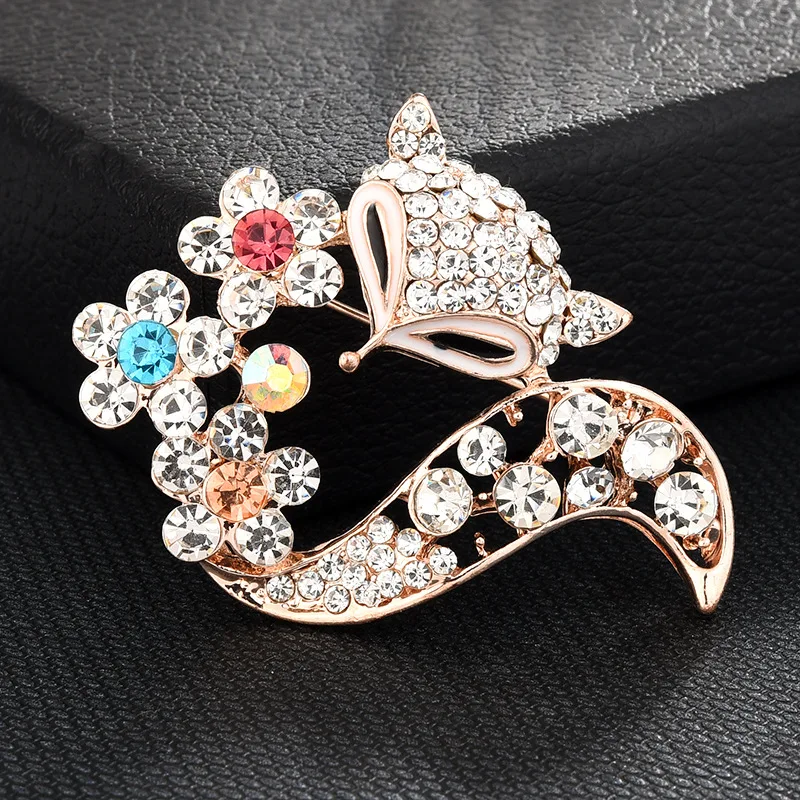 2022 Sorority Custom Cartoon Cat Lady Crystal Crown Vintage Bee Gold Plated Anime Pearl Flower Rhinestone Brooch Women Supplier