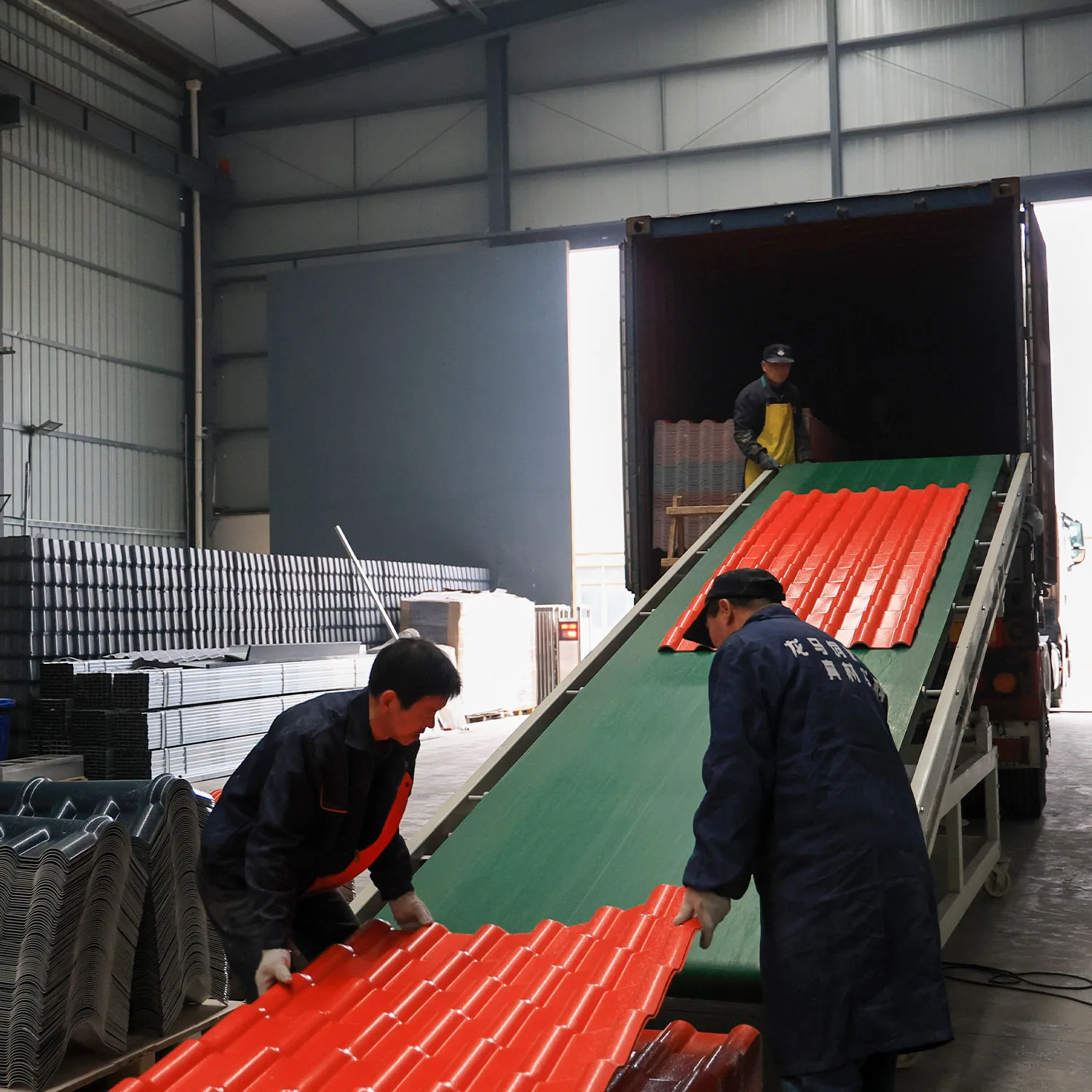 4-Layer Co-Extrusion Corrugated Roof Sheets Weather-Resistant ASA PVC Resin Tiles for Hotels Villas Apartments