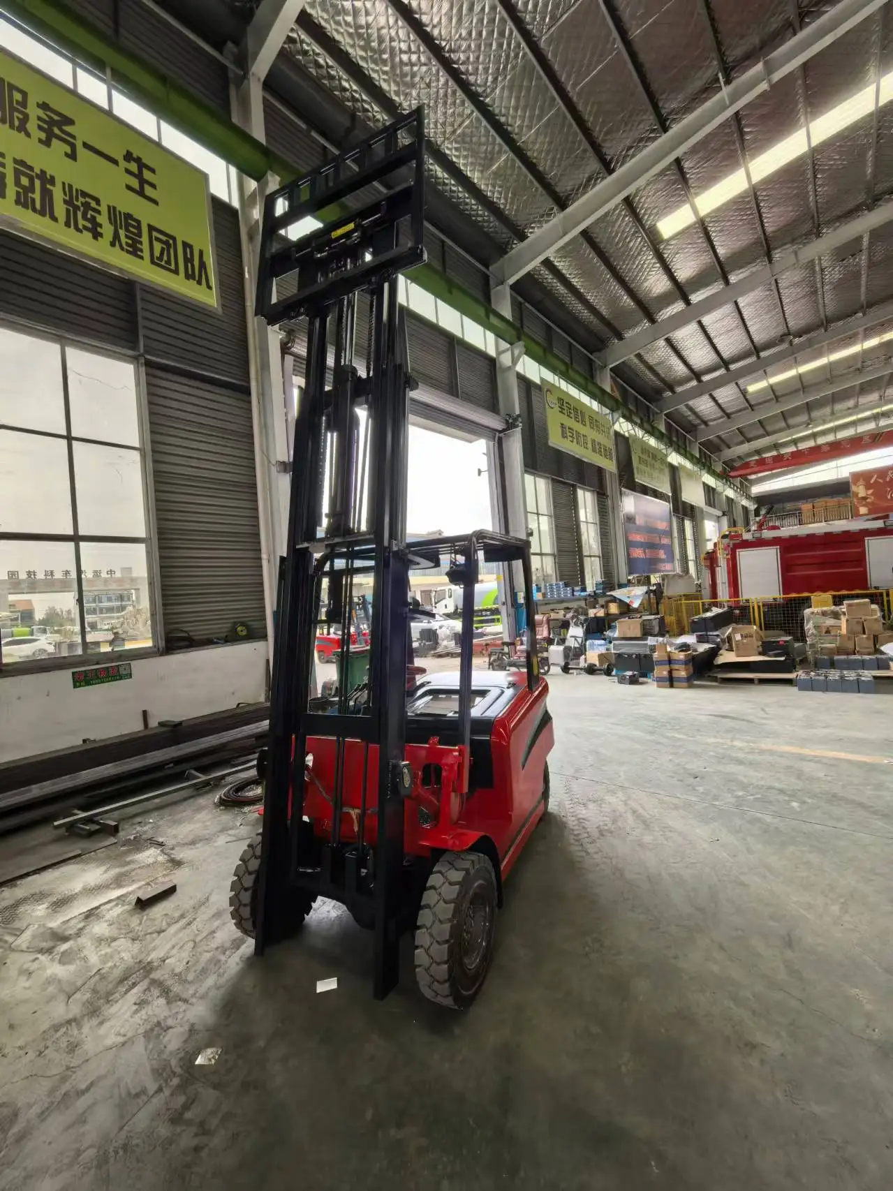 High Quality Control Heavy Duty Electric Forklift For Material Handling With High-Capacity Battery For Warehouse Operations