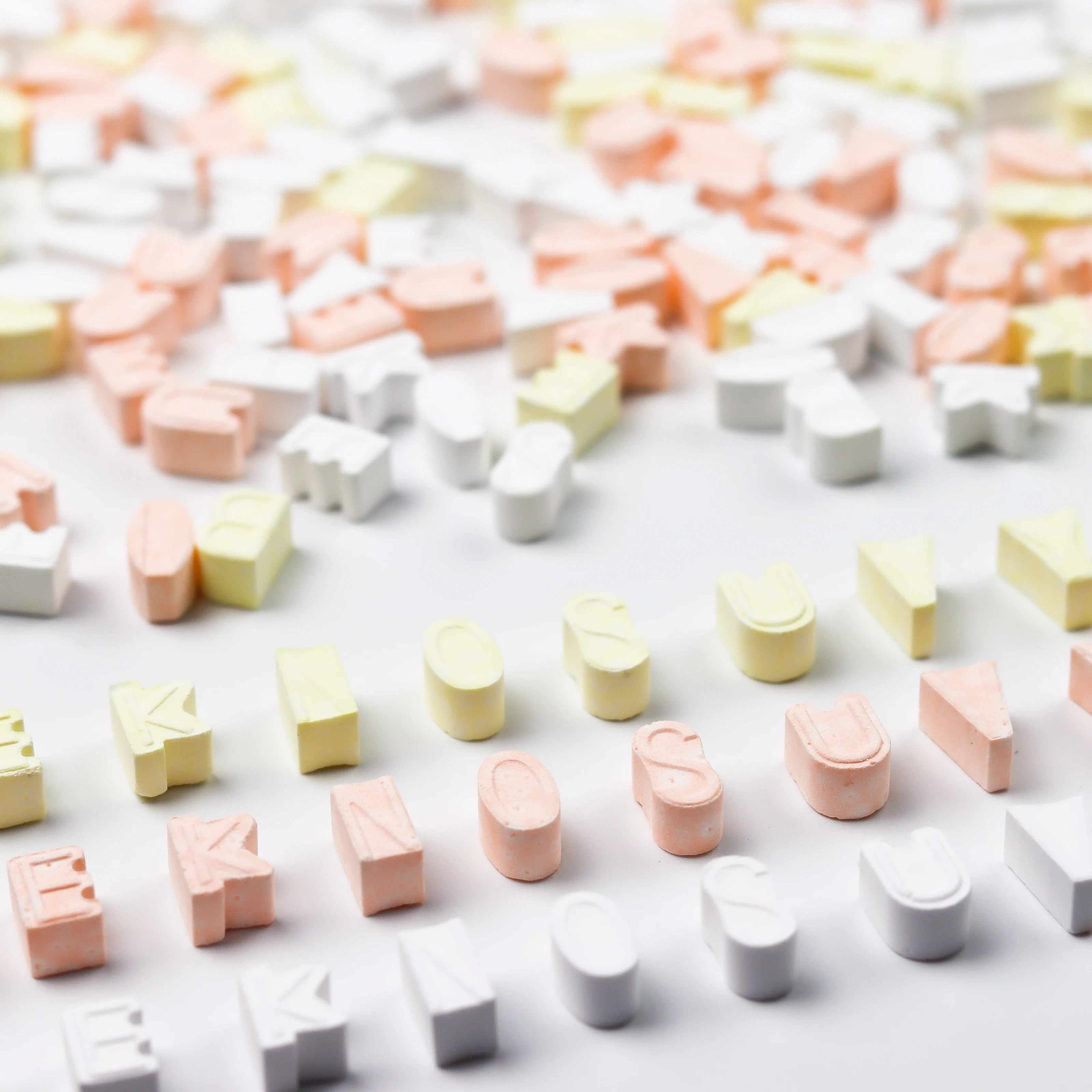 Factory direct mix color edible molded candy polished funny multicolor Letter Hard Candy edible toys for children