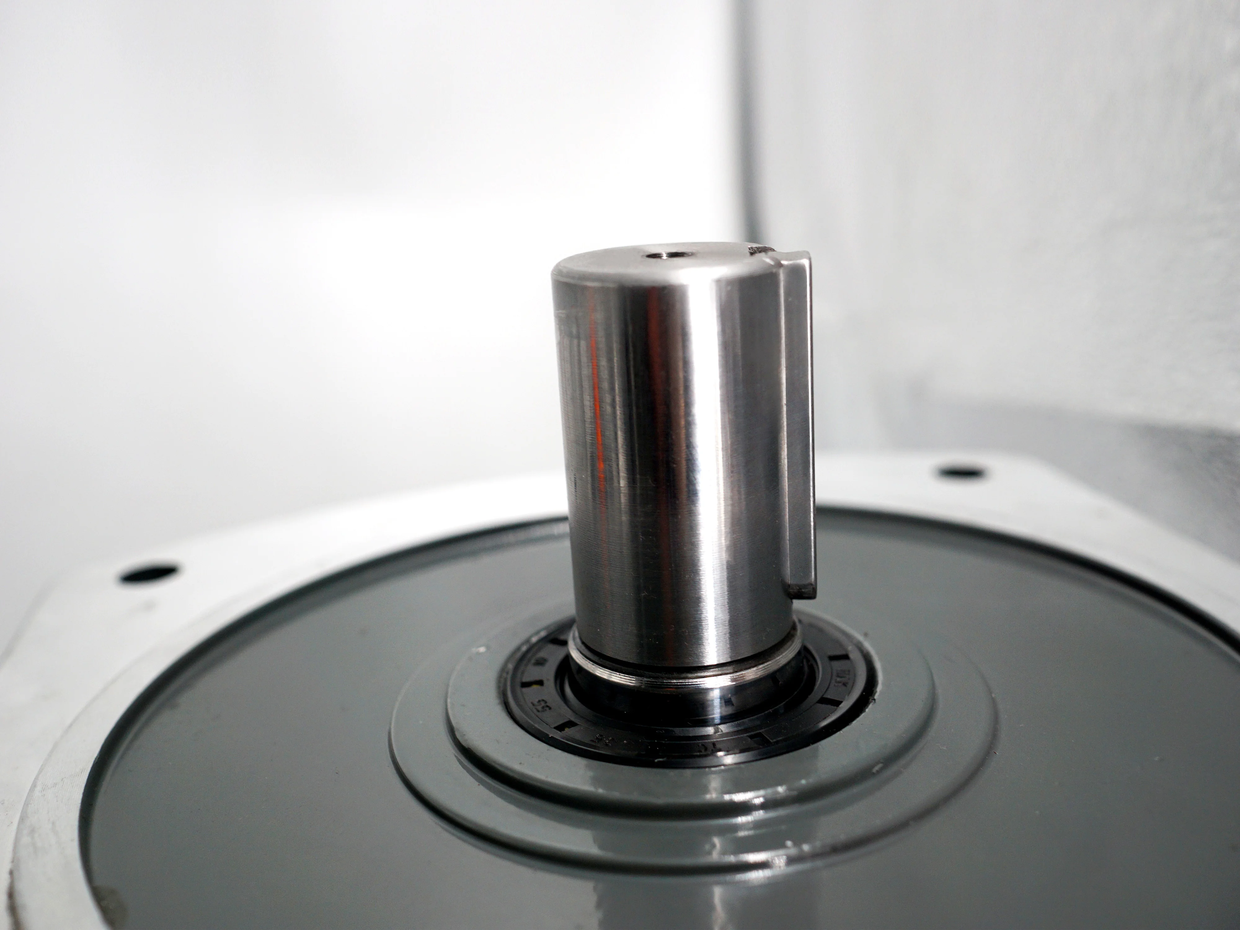 Low Rpm Helical Gears Speed reducer box 400w 1/2 Hp  Horizontal Vertical Gear motor