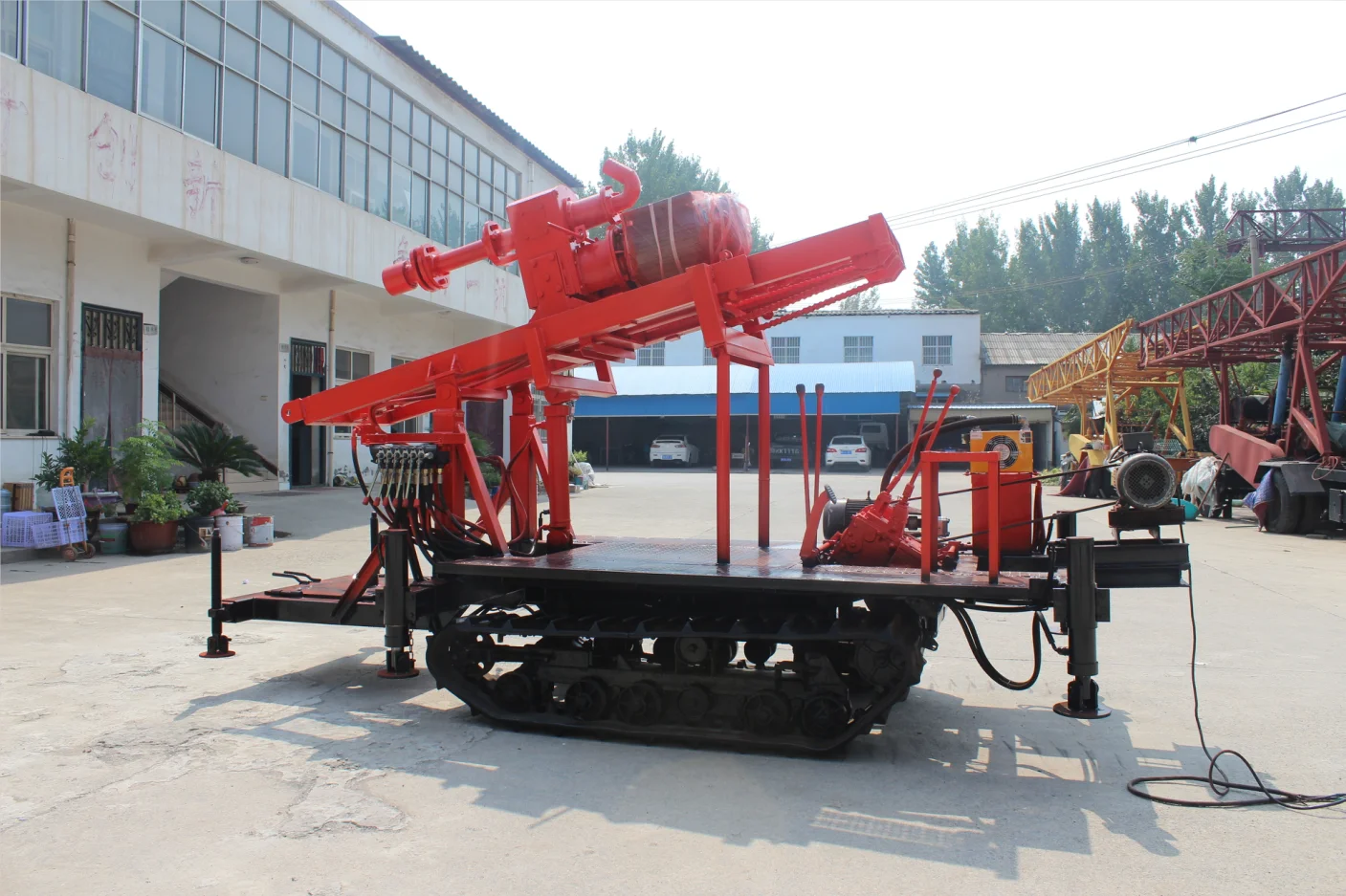 The latest factory 25 hp crawler hydraulic 150m multifunctional high quality water well drilling rig