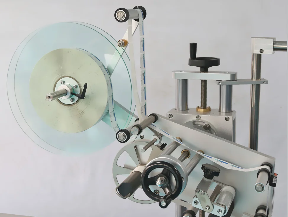 Cards Sheets Labeler Plastic Bag With Feeding For Envelope Automatic Flat Paging Card Sticker Label Applicator