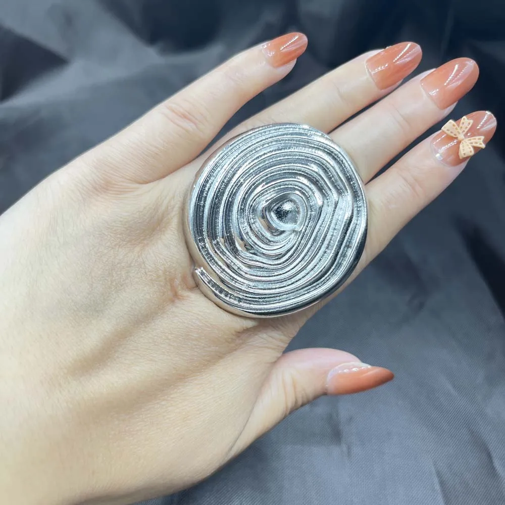Yulaili Fine Jewelry Italian Gold Series Gold Plated Big Rings Silver Color Design Birthday Party Dating Costume Accessories