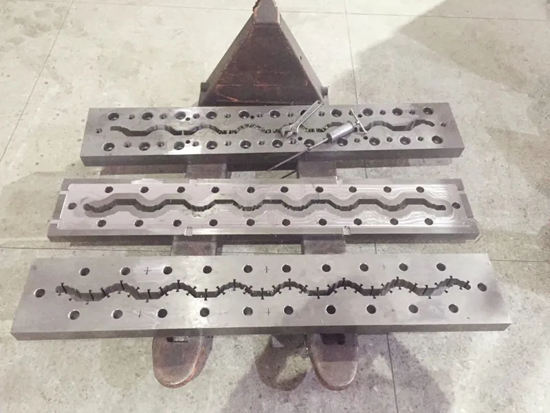 PVC hollow corrugated roofing tiles making machines roof tile roll forming machine