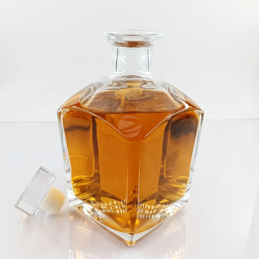 Wholesale 700ml cube Transparent 750ml Glass Bottle WIth Cork Stoppers