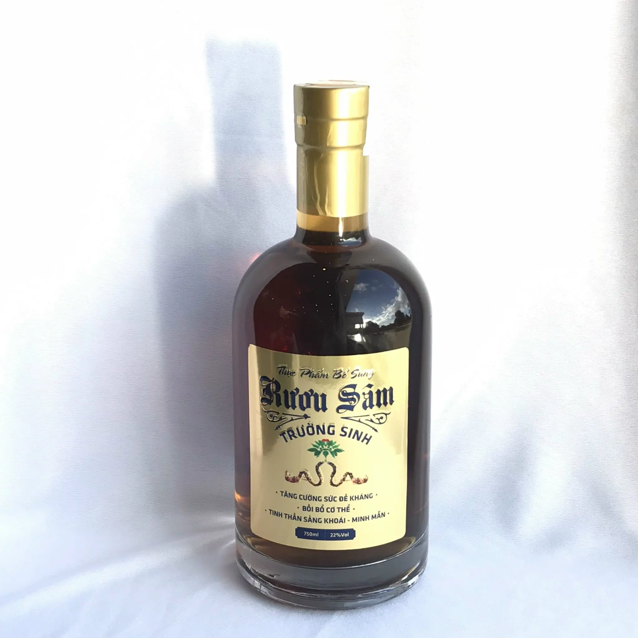 Truong Sinh Ginseng Whisky Bottle With Alcoholic Beverage Grains And Herbs
