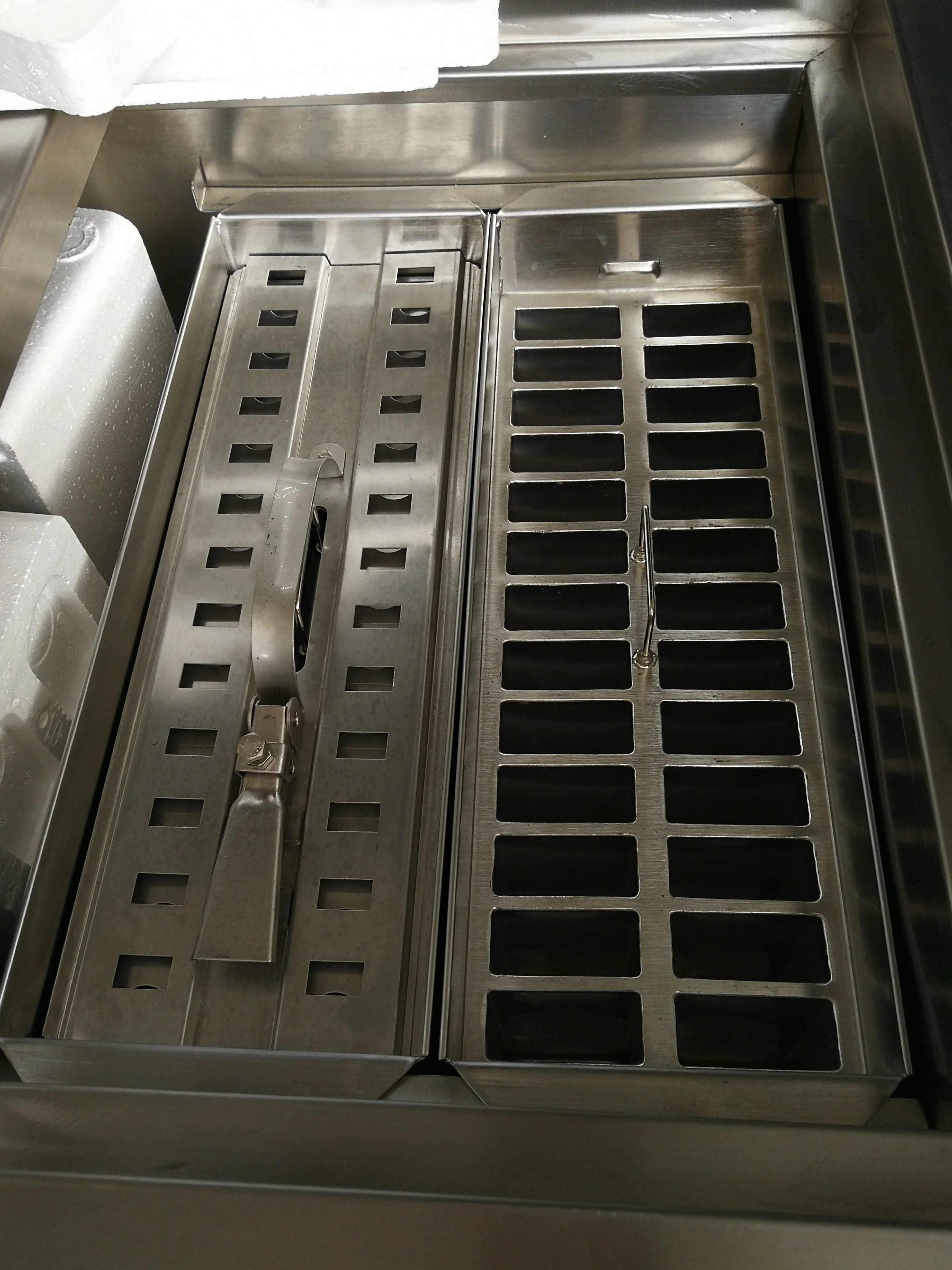 2 бразильские формы, каждый выход 52, машина для производства фруктового льда