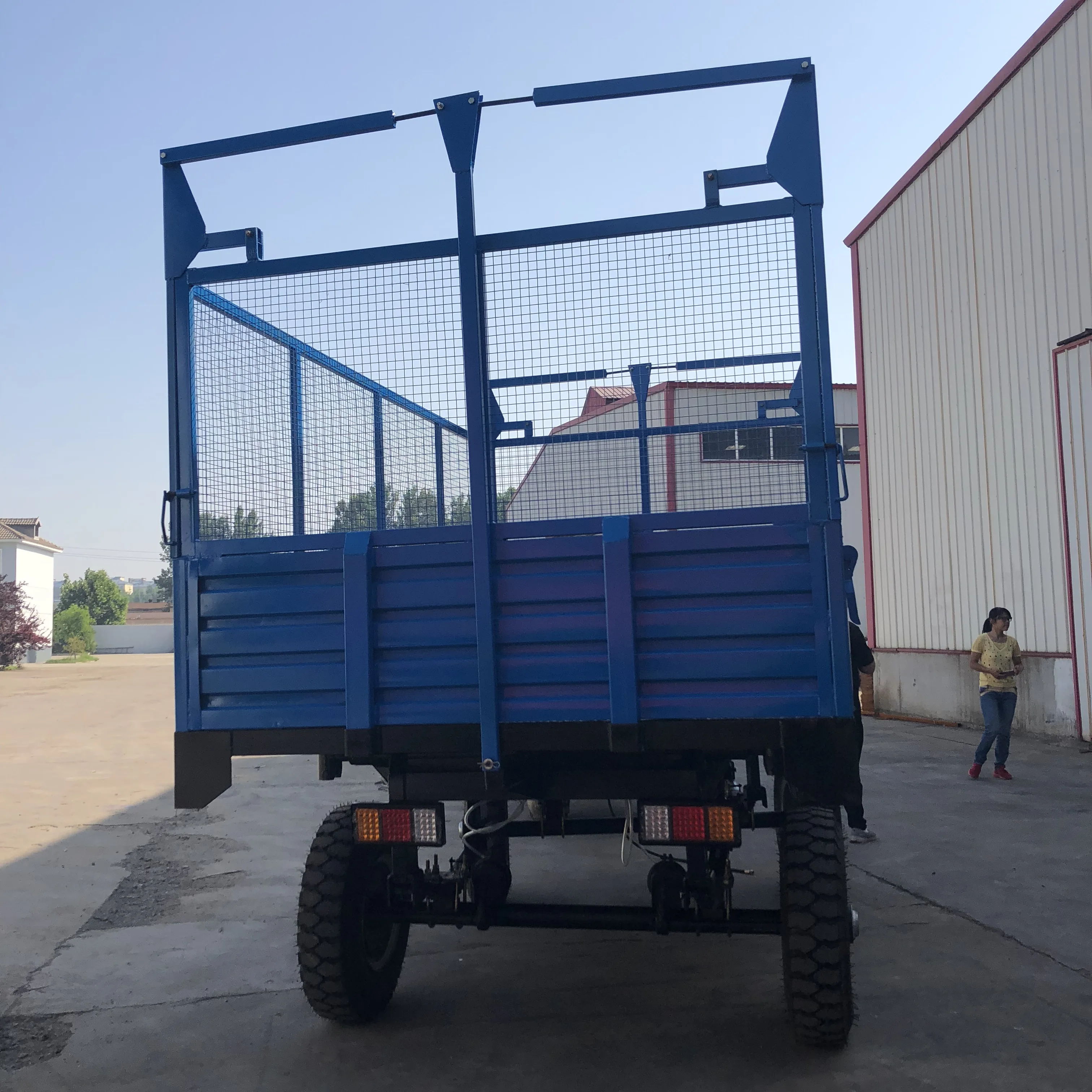 Best Factory Supply 1-13Tons 4 wheels Agricultural Tipping Trailer Tractor Mounted Trailer Left and Right Dump Farm Trailer