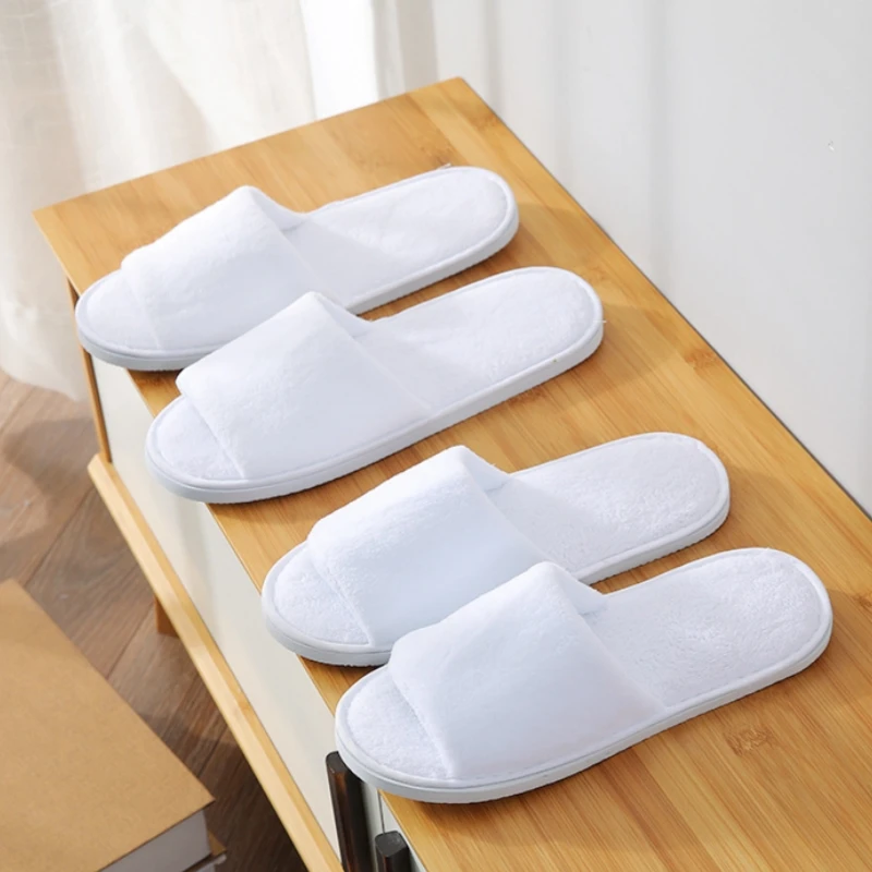 Custom Spa Guest Disposable White Closed Toe Bathroom Soft Coral Fleece Hotel Slippers