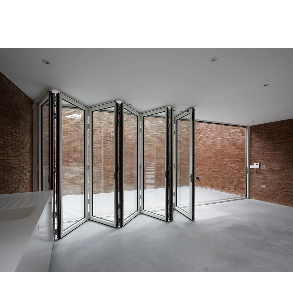 Customized Security Metal Frame Sliding Bifold Door Aluminum Folding Patio Folding Door Bifold Door Outside