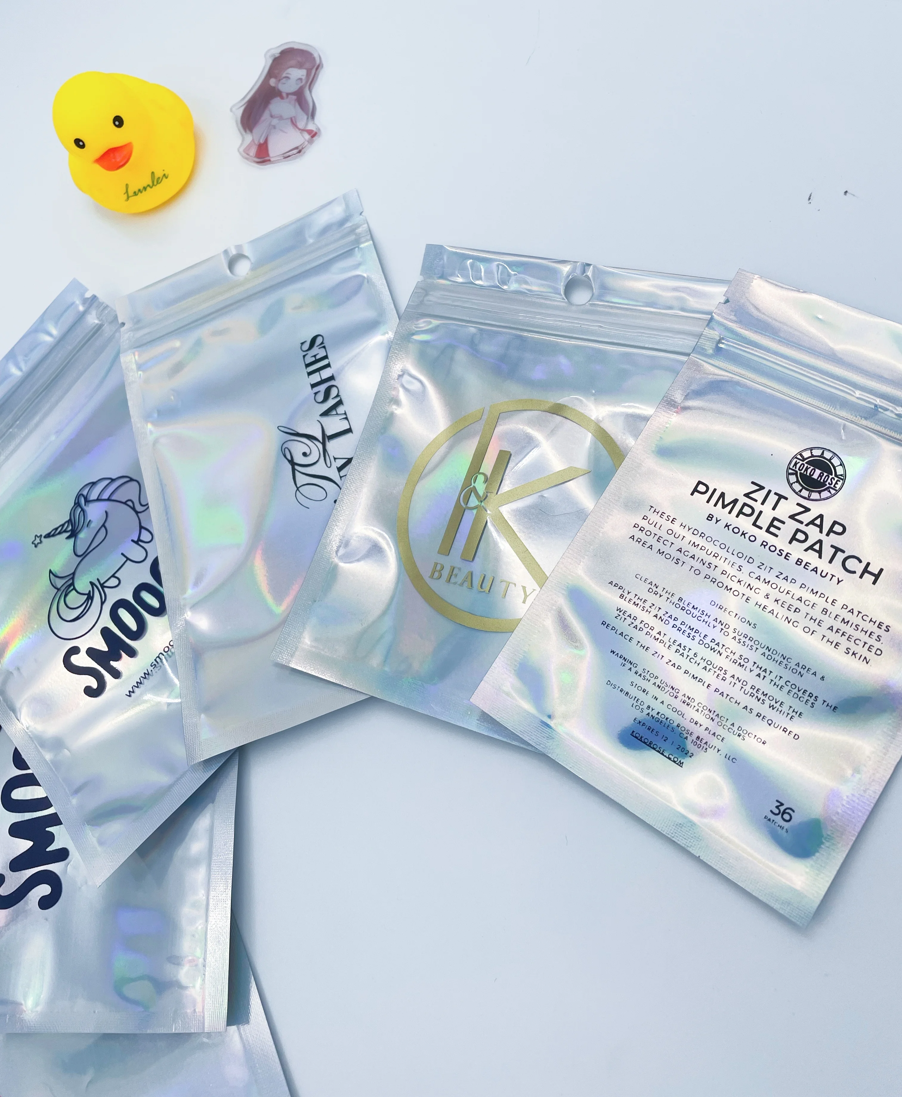 Wholesale Translucent Zip Lock Resealable Cosmetic Eyelashes Storage Bag Pouch Holographic Laser Packaging Bags