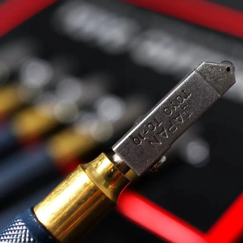 Factory Direct Selling Hot Sale Best Grade Japan TOYO TC10  Hand Held Oil Diamond Glass Cutter for Cutting Glass