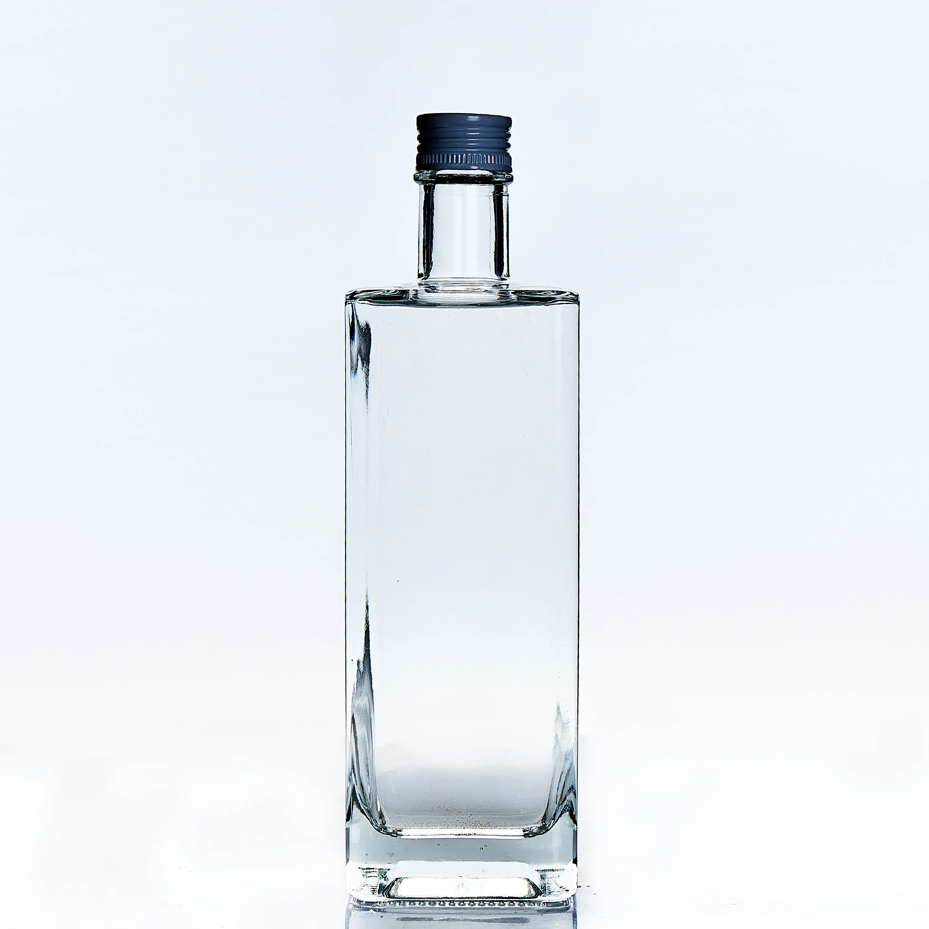 Clear Square Vodka Whiskey Glass Bottle 500ml Liqueur Bottle Wholesale Empty Wine Bottle With Cork