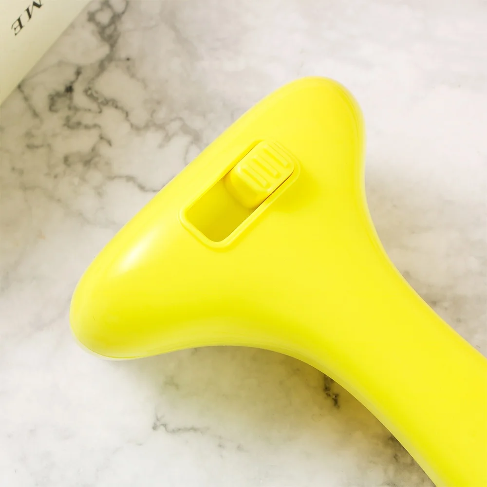 2021 New Product Pets Hair Fur Remover Trimmer Combs Dog Cat Deshedding Tools Fashion Cat Brush