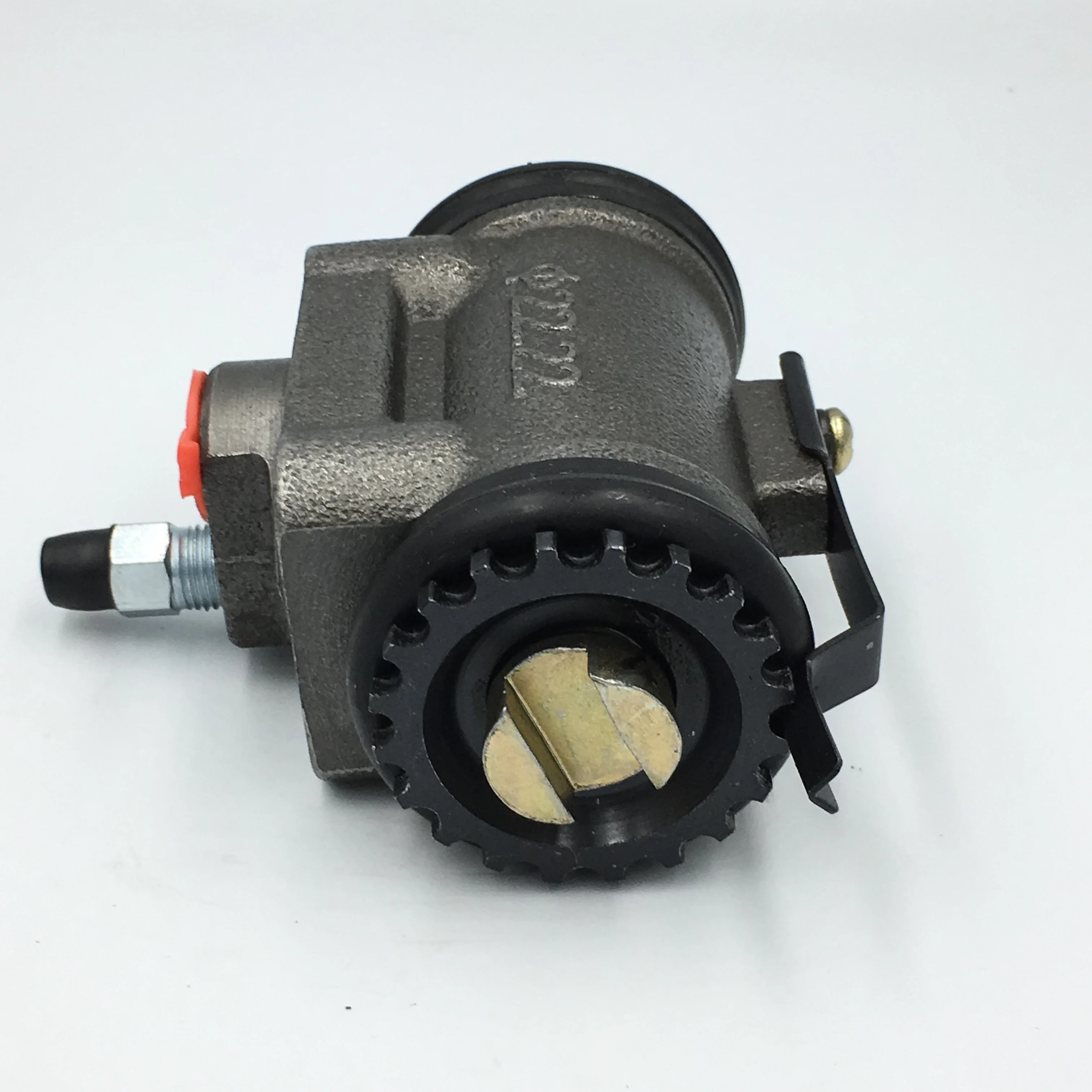The manufacturer sells high quality brake wheel cylinder and brake cylinder and brake pump GUO SI