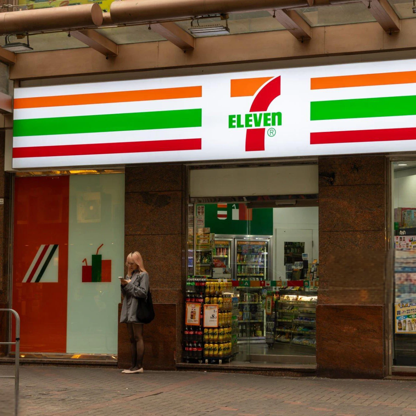 Outdoor Aluminum Alloy Frame LED Light Box Custom-shaped Shop Name Sign Boards Custom-designed for Storefronts