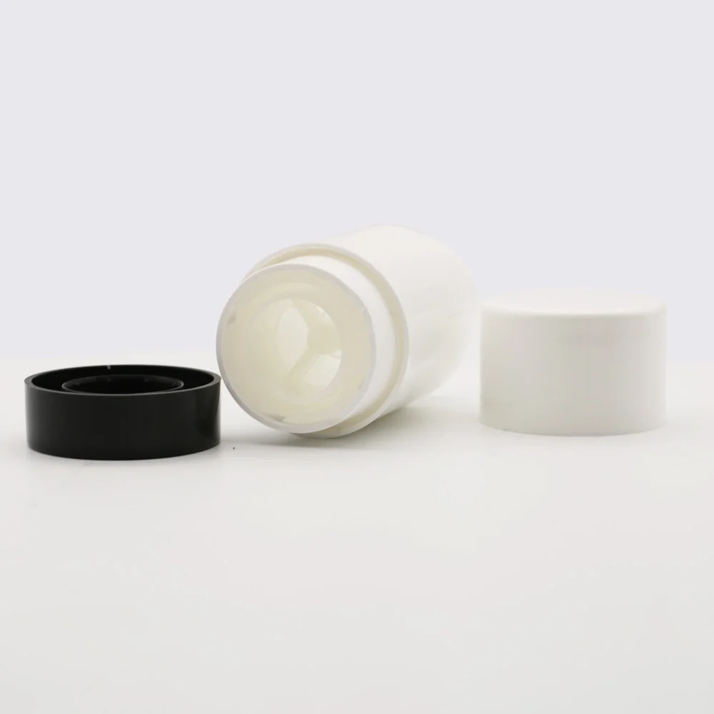 Eco Friendly Round Twist Up Deodorant Bottle Tube Packaging Empty PCR Plastic Black 30g 50g 75g 90g Deodorant Stick Container