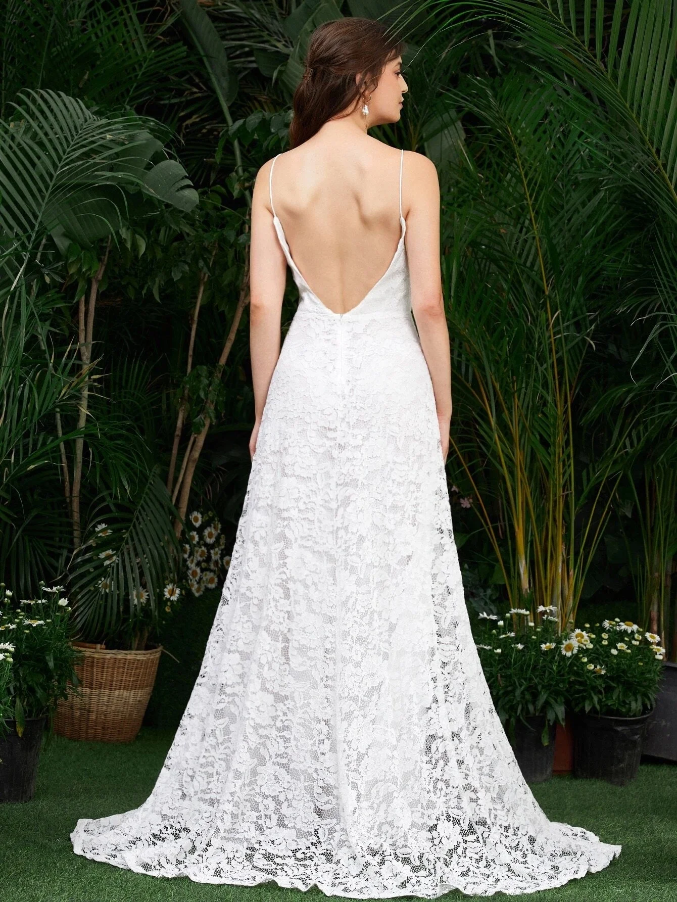 New design elegant white slip overlay lace embroidered wedding dress with veil