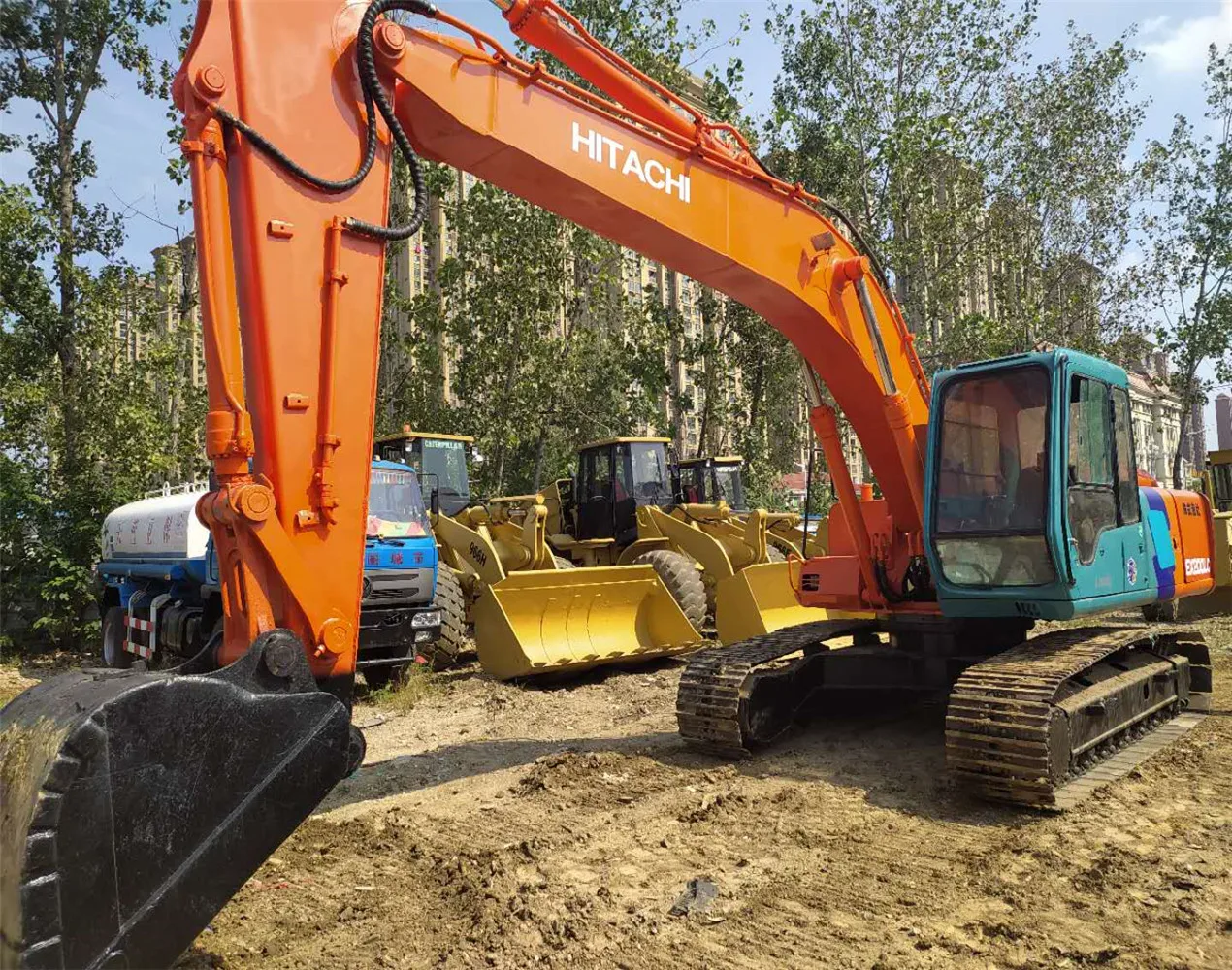 Used Hitachi EX-200 Excavator hitachi amphibious excavator used hitachi zx240 excavator