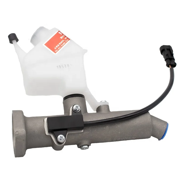 Hot sale GENLYON Truck Parts clutch master cylinder 5801475914 with oil can For GENLYON truck spare parts