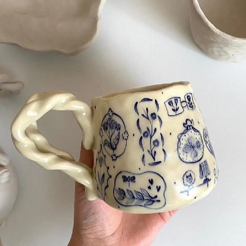 Керамическая кружка ручной работы с двумя ручками