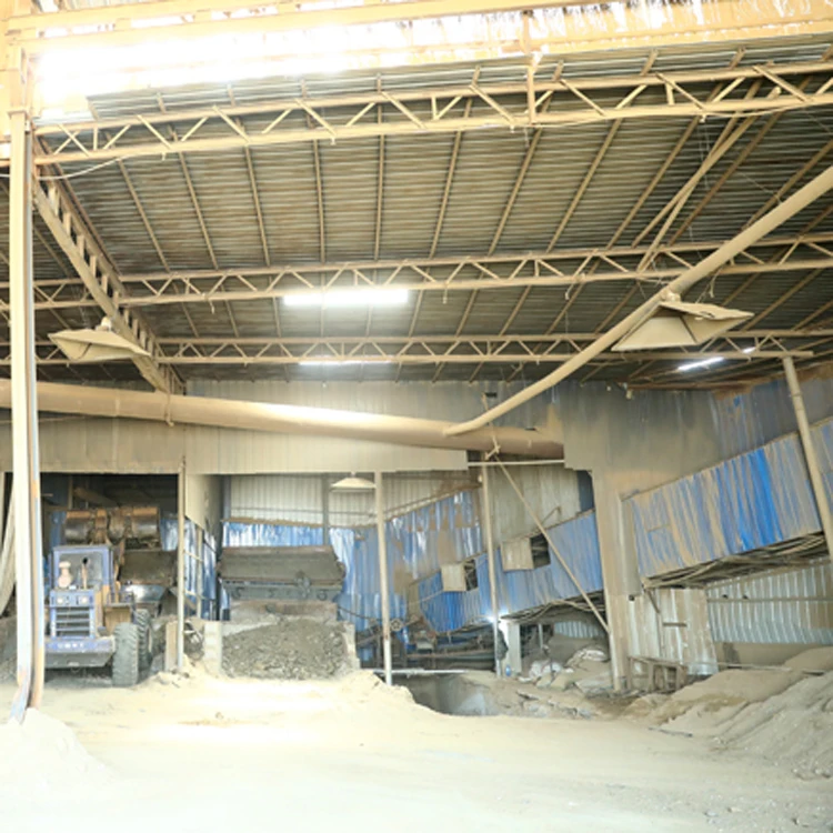 Golden Expanded Vermiculite for Hydroponic Systems and Greenhouses CN;HUN 120-180kgs/m3 ISO9001 3%max 7-11 2530102000