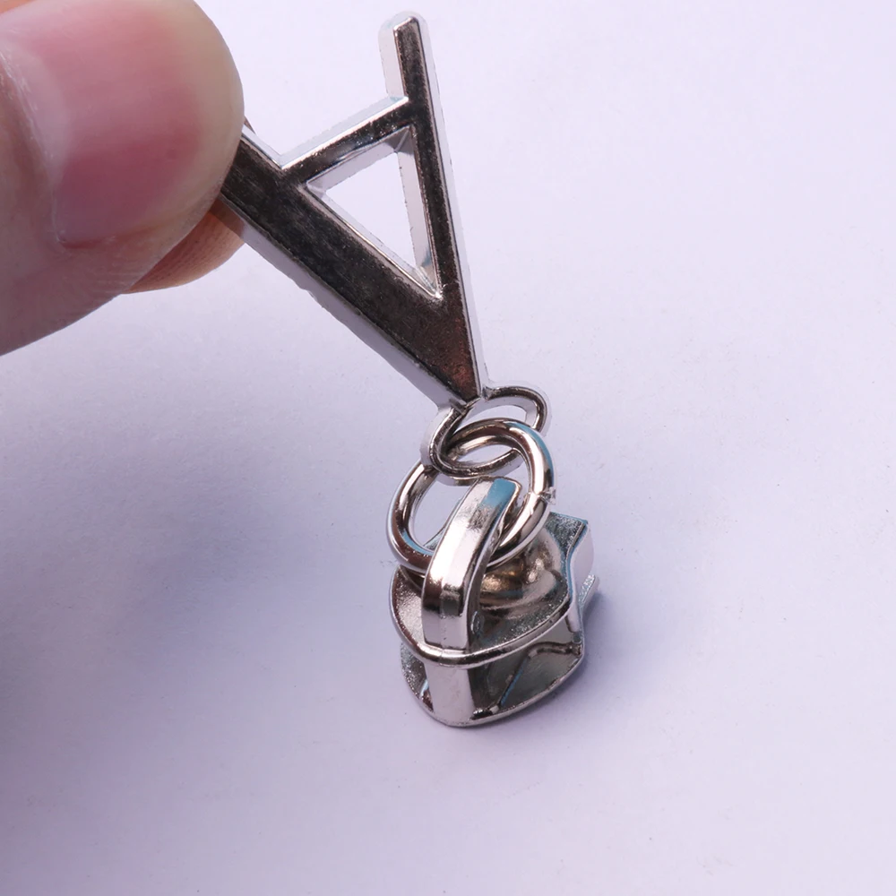 
YUANXING Personalized Custom Zinc Alloy Metal English Alphabet Pull Tab Nylon Slider Luggage Zipper Head 