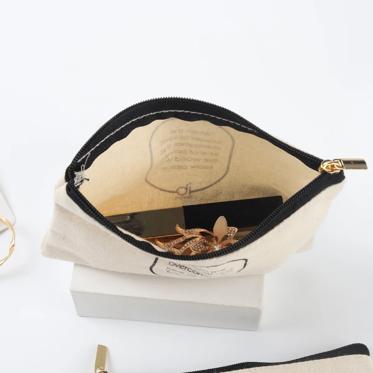 High End Customized Zipper Style Canvas Cosmetic Travel Bag Natural Organic Canvas Cotton Zipper Makeup Pouch With Logo