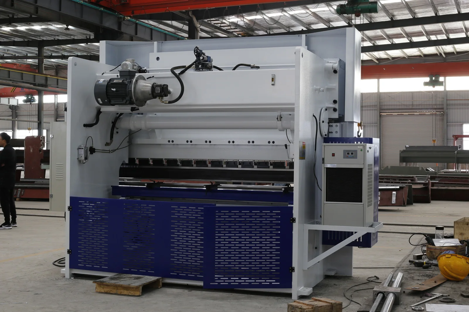 Huaxia NC high  Accuracy and cost performance 80T/2500 NC steel plate hydraulic press brake with E21 controller