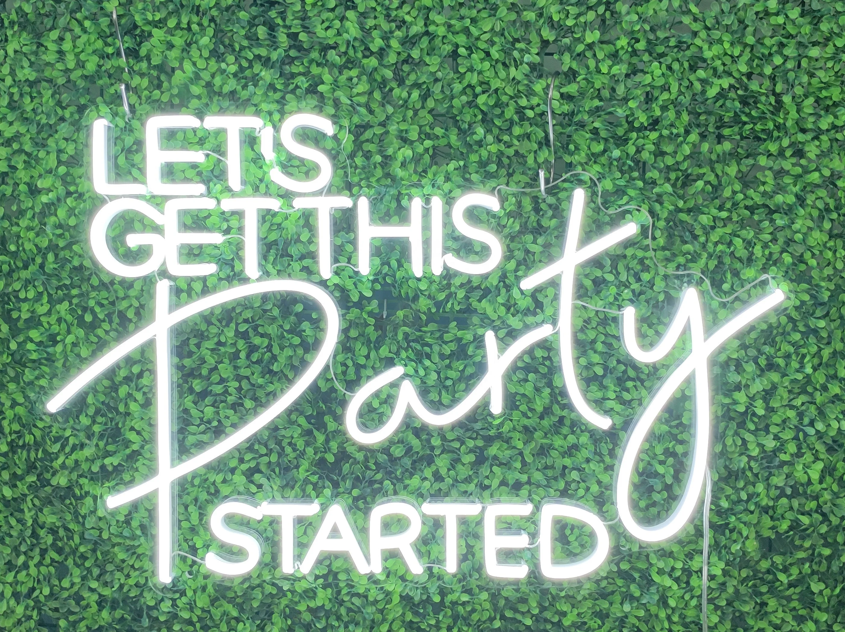 Koncept New Arrival Custom Led Neon Sign Happy Birthday Light Bulb Led Sign