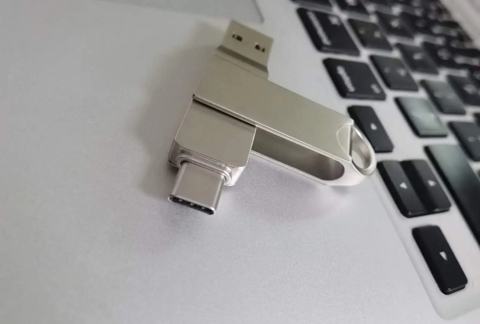 Горячая Распродажа хорошее качество флэш-накопитель Usb ручка светодиодная логотип на заказ с лазером 4 ГБ 8 16 сумка подарок металлическая коробка распродажа состояния